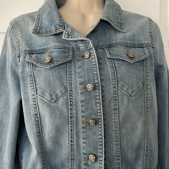 GAP Denim Jean Jacket - Picture 2 of 6